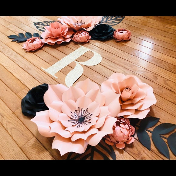 Paper Flower Set - Picture 2 of 8